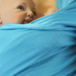 Kép 4/5 - Magyarinda rugalmas hordozókendő újszülött kortól fürdős kendő nyaraláshoz wellneszhez