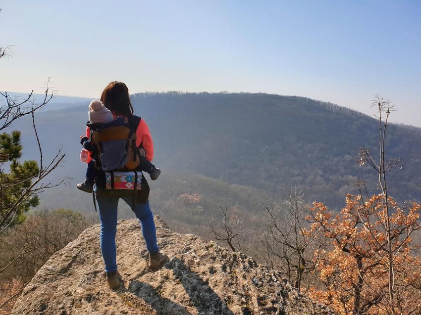 melyiket válaszd túrázáshoz? vázas háti hoprdozót vagy csatos babahordozót?