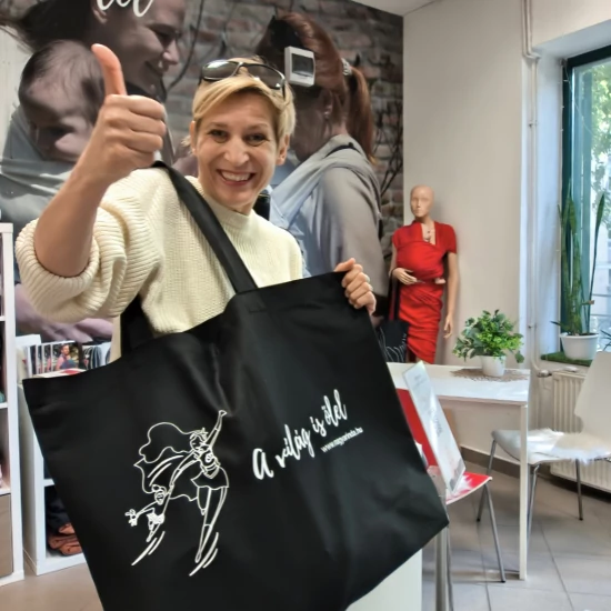 Mombag táska - Fekete | MAgyarinda